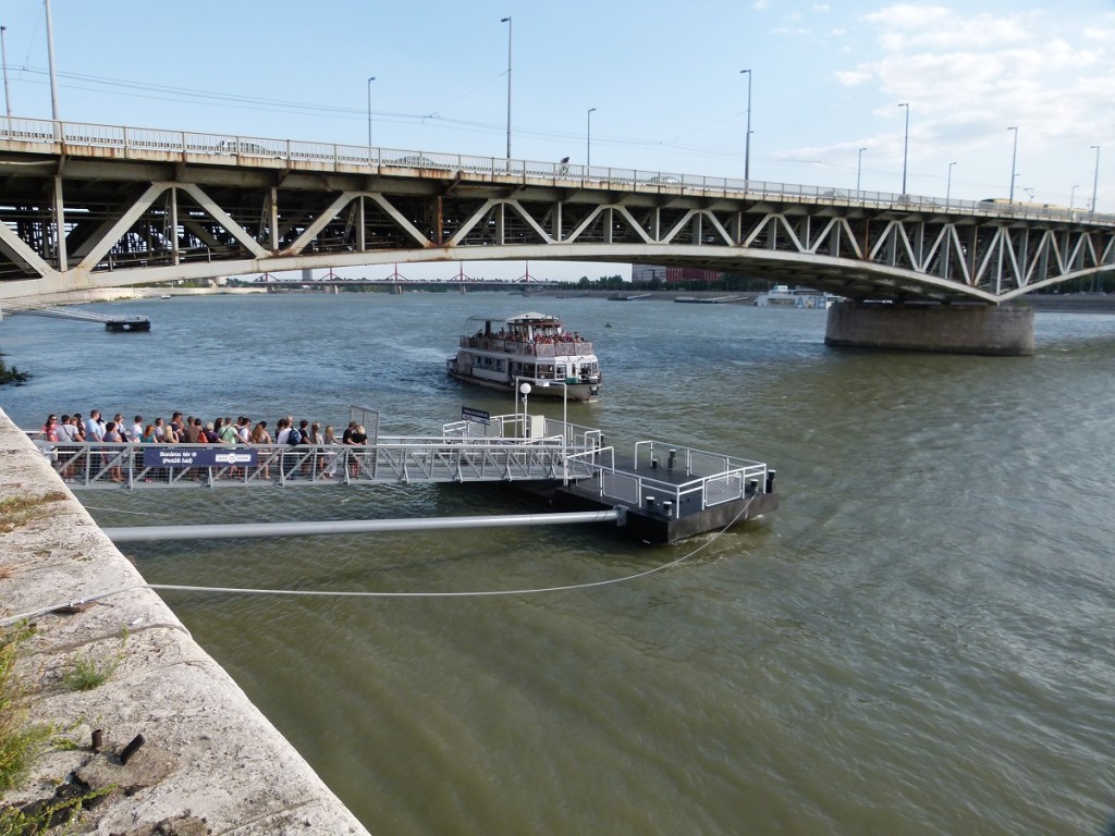 Fähranleger in Budapest an der Donau