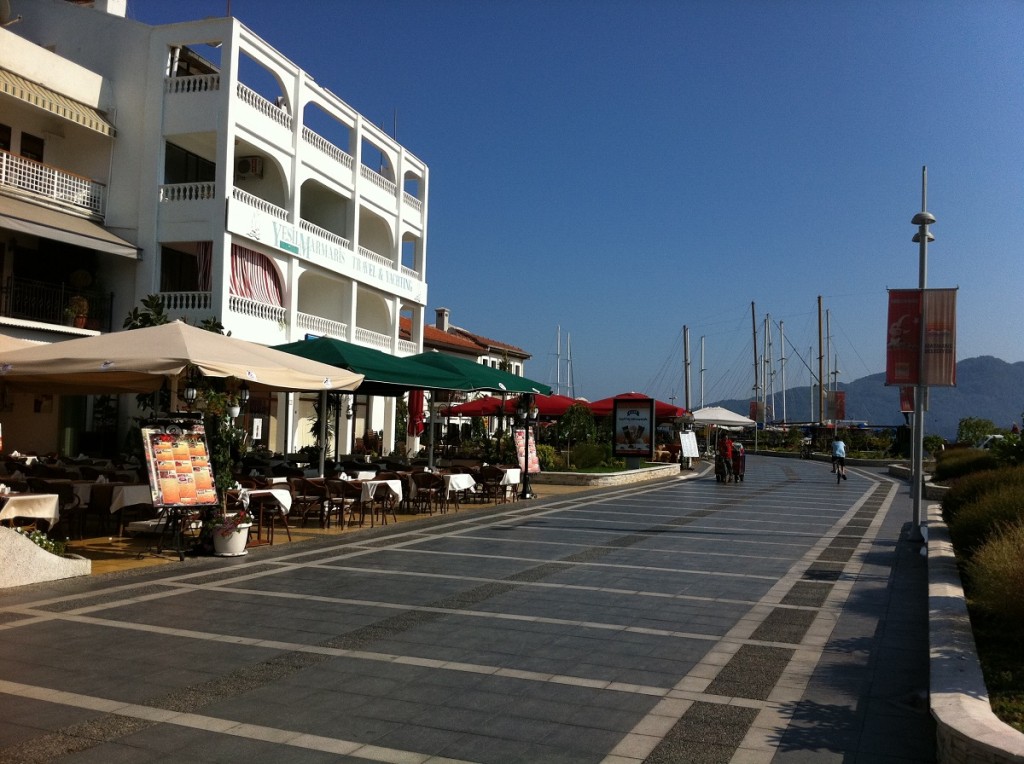Promenade in Marmaris am Yachthafen