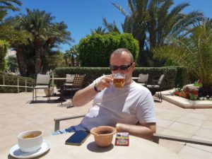 Relaxen auf Djerba mit Bier und Kaffee