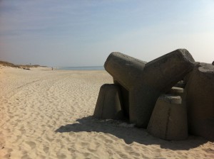 Tetrapoden in Hörnum auf Sylt - Wellenbrecher am Nordsee Sandstrand