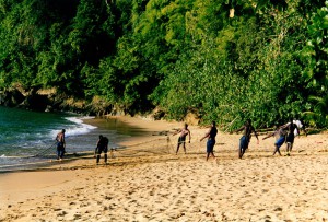 Fischer auf Tobago holen die Netze ein