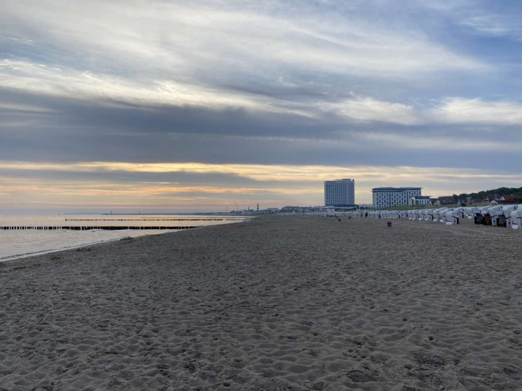 Morgens am Ostsee Strand von Warnemünde
